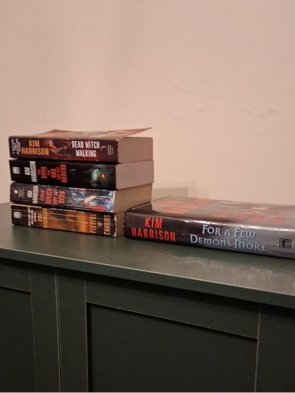 Kim Harrison The Hollows Series,  Books 1-5, Urban Fantasy,  Witchcore, Fiction